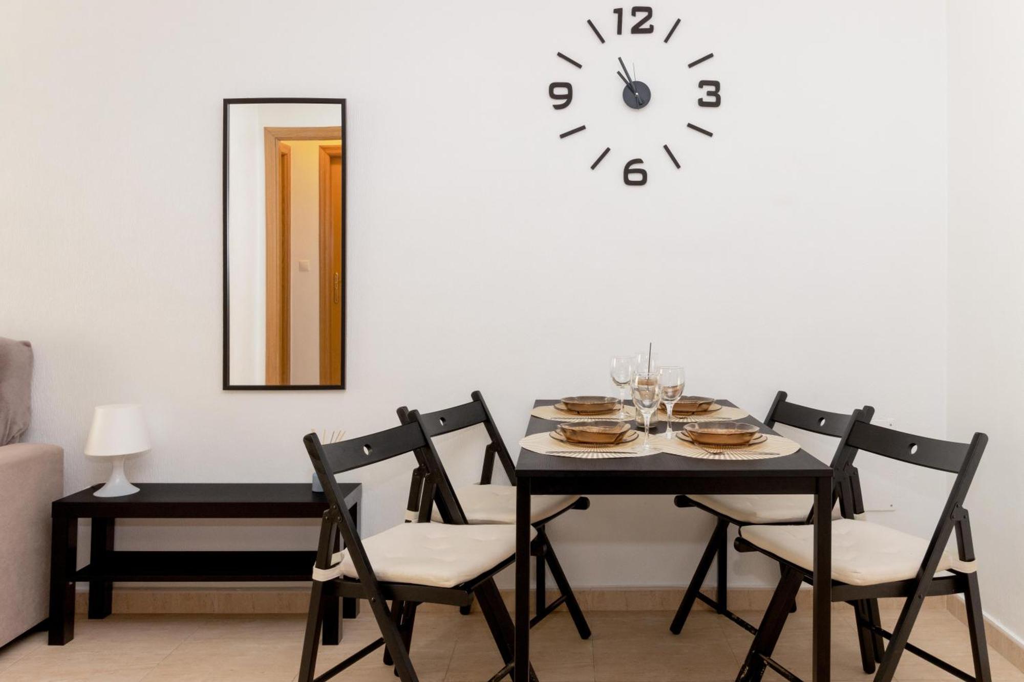Relax Apartment Торевиеха Екстериор снимка