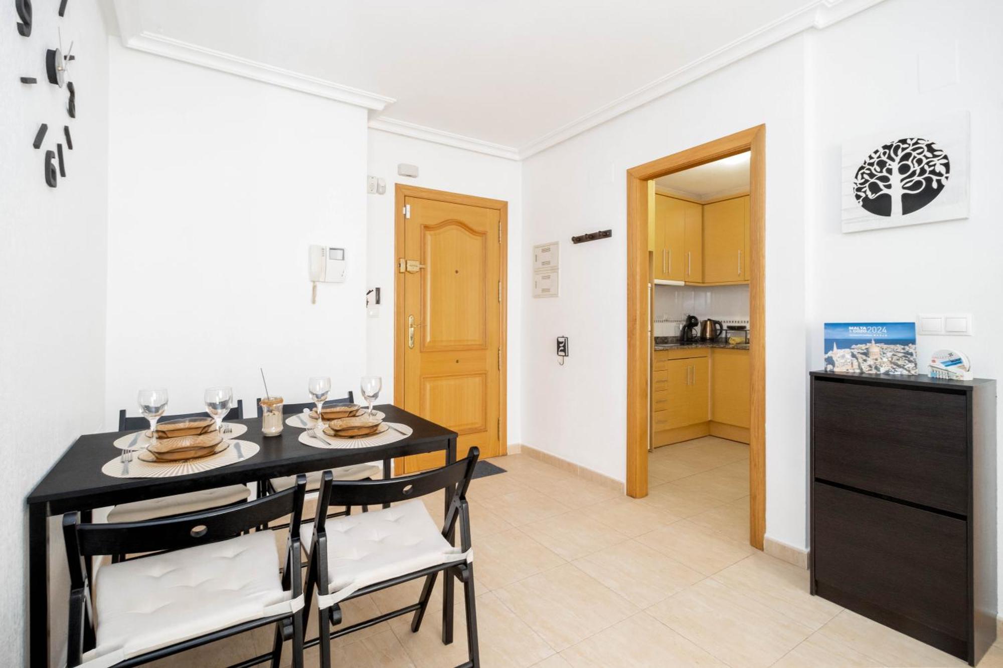 Relax Apartment Торевиеха Екстериор снимка